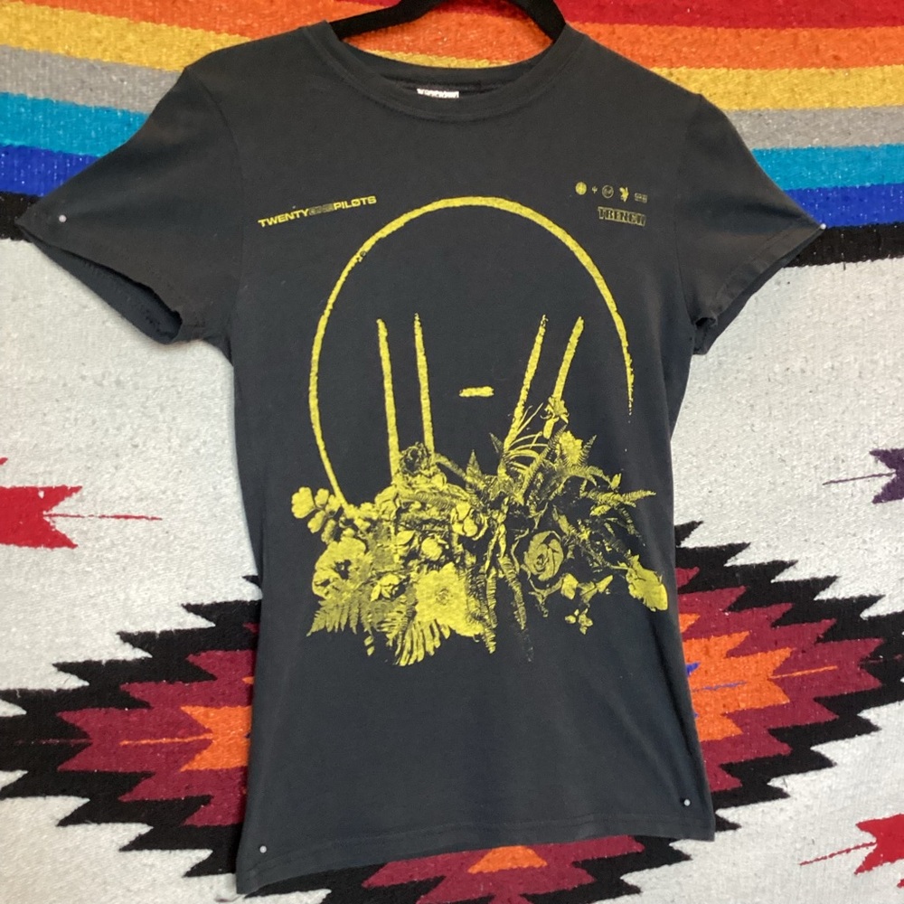 Bay Island Sportswear Twenty one pilots concert t shirt band